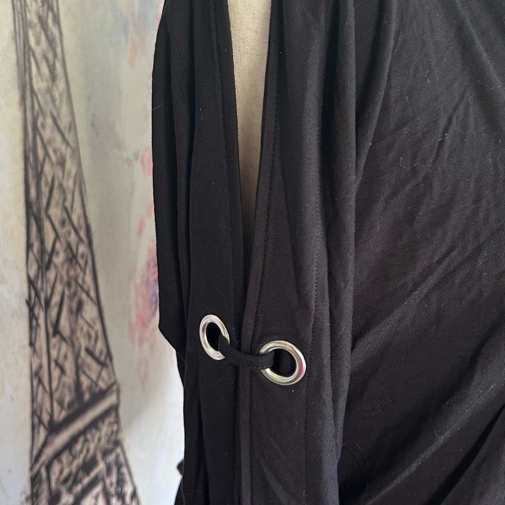 Cable & Gauge - Black Grommet Detail Split Sleeve Top. Size XL